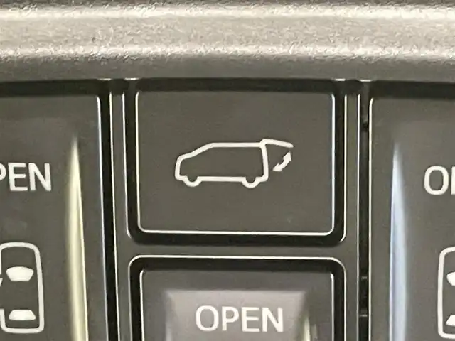 トヨタ ヴェルファイア 2.5Z Aエディデョン ゴールデンアイズ 愛知県 2017(平29)年 4.2万km ホワイトパールクリスタルシャイン ＢＩＧＸ１１インチナビ（EX11V）/（AM/FM/フルセグTV/CD・DVD再生/SD/Bluetooth/HDMI)/ツインムーンルーフ　/寒冷地仕様　/衝突軽減ブレーキ　/レーダークルーズコントロール　/両側電動スライドドア　/ＡＣ１００Ｖ　/電動バックドア　/ビルトインＥＴＣ　/バックカメラ　/ＬＥＤヘッドライト/フォグランプ/キャプテンシート/オットマン/電動パーキングブレーキ/Clazzioフロアマット/社外スプリング