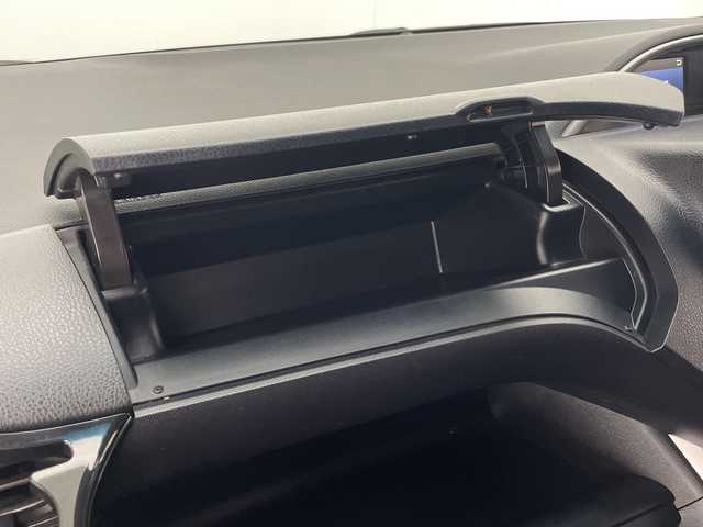 トヨタ ヴォクシー ZS 宮崎県 2019(令1)年 5万km ブラッキッシュアゲハガラスフレーク 社外メモリーナビ/CD　DVD　BTオーディオ　フルセグTV/バックカメラ/アルパインフリップダウンモニター/両側パワースライドドア/クルーズコントロール/ステアリングリモコン/プリクラッシュセーフティ/前後パーキングサポートブレーキ/前後クリアランスソナー/先行車発進告知/レーンディパーチャーアラート/オートLEDヘッドライト/LEDフォグライト/前後ドライブレコーダー/ビルトインETC