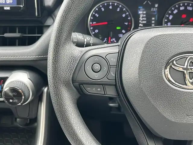 トヨタ ＲＡＶ４ X 愛媛県 2020(令2)年 2.7万km ホワイトパールクリスタルシャイン ワンオーナー/純正９インチディーラーナビ（NSZT-Y68T）/・Bluetooth/・CD/DVD/フルセグTV/バックカメラ/ビルトインＥＴＣ　/前後ドライブレコーダー/衝突被害軽減システム/レーダークルーズコントロール/ブラインドスポットモニター/レーンキープアシスト/ＬＥＤヘッドライト/オートライト/オートマチックハイビーム/ルーフレール/純正17インチAW/スマートキー/スペアキー/取扱説明書/保証書