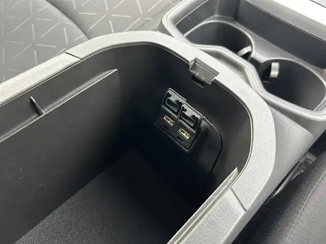 トヨタ ＲＡＶ４ X 愛媛県 2020(令2)年 2.7万km ホワイトパールクリスタルシャイン ワンオーナー/純正９インチディーラーナビ（NSZT-Y68T）/・Bluetooth/・CD/DVD/フルセグTV/バックカメラ/ビルトインＥＴＣ　/前後ドライブレコーダー/衝突被害軽減システム/レーダークルーズコントロール/ブラインドスポットモニター/レーンキープアシスト/ＬＥＤヘッドライト/オートライト/オートマチックハイビーム/ルーフレール/純正17インチAW/スマートキー/スペアキー/取扱説明書/保証書