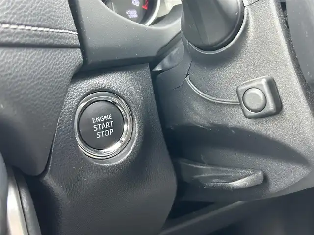 トヨタ ＲＡＶ４ X 愛媛県 2020(令2)年 2.7万km ホワイトパールクリスタルシャイン ワンオーナー/純正９インチディーラーナビ（NSZT-Y68T）/・Bluetooth/・CD/DVD/フルセグTV/バックカメラ/ビルトインＥＴＣ　/前後ドライブレコーダー/衝突被害軽減システム/レーダークルーズコントロール/ブラインドスポットモニター/レーンキープアシスト/ＬＥＤヘッドライト/オートライト/オートマチックハイビーム/ルーフレール/純正17インチAW/スマートキー/スペアキー/取扱説明書/保証書