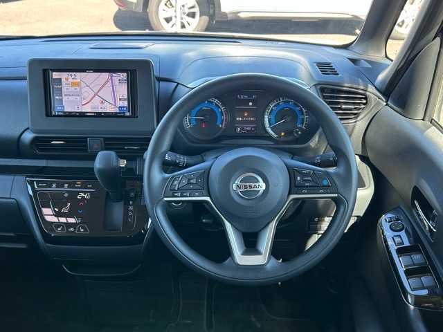 日産 ルークス HWS X プロパイロットED 大阪府 2022(令4)年 2.1万km ブラック プロパイロット/先進安全装備/　・エマージェンシーブレーキ/　・車線逸脱防止支援システム/　・車線逸脱警報/社外メモリナビ/　　CD/DVD/ワンセグTV/アラウンドビューモニター/バックカメラ/両側パワースライドドア/クルーズコントロール/LEDヘッドライト/フォグランプ/シートヒーター/純正14インチアルミホイール/コーナーセンサー/オートブレーキホールド/インテリジェントキー