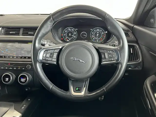 ジャガー Ｅペース R ダイナミックHSE 300PS 山形県 2018(平30)年 4.1万km 白 ・純正ナビ/・前席パワーシート/・前席シートヒーター/・パワーリアゲート/・バックカメラ/・360°カメラ/・フルセグ/・Applecarplay/androidauto/・Bluetooth/AM/FM/USB/・アダプティブクルーズコントロール/・横滑り防止/・レーンキープアシスト/・ブラインドスポットモニター/・レザーシート/・MERIDEANスピーカー