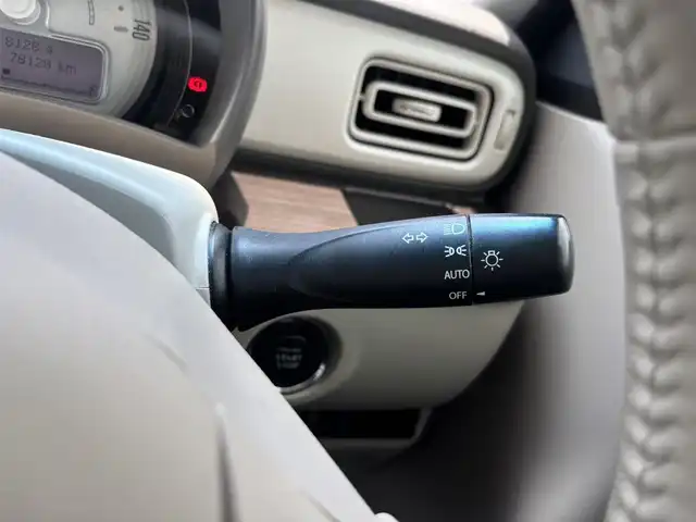 スズキ ラパン F リミテッド 福岡県 2018(平30)年 7.9万km フェニックスレッドパール スズキセーフティサポート/横滑り防止/盗難防止/SDナビ/フルセグTV　/BT/バックカメラ/純正アルミホイール/純正フロアマット/ビルトインETC/シートヒーター/LEDライト/１２Vソケット/プッシュスタート/スマートキー