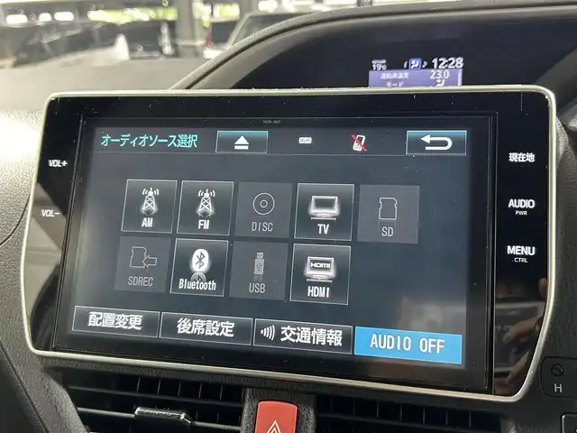 トヨタ ヴォクシー ハイブリッド ZS 煌 大阪府 2018(平30)年 4.8万km ブラック 純正10incナビ(フルセグ/DVD再生/Bluetooth) バックカメラ 後席モニター ETC 両側パワースライドドア 衝突軽減 クルコン トヨタセーフティセンス シートヒーター ドラレコ