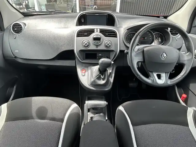 ルノー カングー ペイサージュ 福岡県 2016(平28)年 6.2万km 赤 社外メモリナビ/Ｂｌｕｅｔｏｏｔｈ　/ＣＤ／ＤＶＤ　/フロントフォグランプ/リアフォグランプ　/ハロゲンライト/トノカバー　/オートエアコン/純正ドアバイザー　/電動格納ミラー　/ドライブレコーダー　/ＥＴＣ