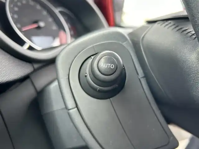 ルノー カングー ペイサージュ 福岡県 2016(平28)年 6.2万km 赤 社外メモリナビ/Ｂｌｕｅｔｏｏｔｈ　/ＣＤ／ＤＶＤ　/フロントフォグランプ/リアフォグランプ　/ハロゲンライト/トノカバー　/オートエアコン/純正ドアバイザー　/電動格納ミラー　/ドライブレコーダー　/ＥＴＣ
