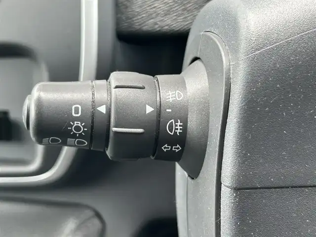 ルノー カングー ペイサージュ 福岡県 2016(平28)年 6.2万km 赤 社外メモリナビ/Ｂｌｕｅｔｏｏｔｈ　/ＣＤ／ＤＶＤ　/フロントフォグランプ/リアフォグランプ　/ハロゲンライト/トノカバー　/オートエアコン/純正ドアバイザー　/電動格納ミラー　/ドライブレコーダー　/ＥＴＣ
