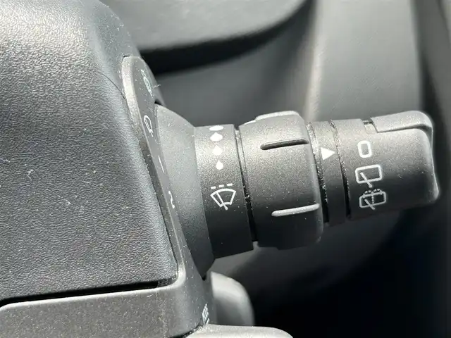 ルノー カングー ペイサージュ 福岡県 2016(平28)年 6.2万km 赤 社外メモリナビ/Ｂｌｕｅｔｏｏｔｈ　/ＣＤ／ＤＶＤ　/フロントフォグランプ/リアフォグランプ　/ハロゲンライト/トノカバー　/オートエアコン/純正ドアバイザー　/電動格納ミラー　/ドライブレコーダー　/ＥＴＣ