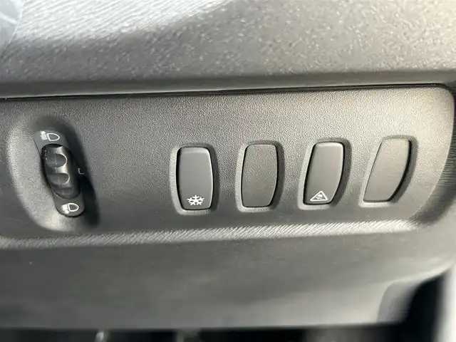 ルノー カングー ペイサージュ 福岡県 2016(平28)年 6.2万km 赤 社外メモリナビ/Ｂｌｕｅｔｏｏｔｈ　/ＣＤ／ＤＶＤ　/フロントフォグランプ/リアフォグランプ　/ハロゲンライト/トノカバー　/オートエアコン/純正ドアバイザー　/電動格納ミラー　/ドライブレコーダー　/ＥＴＣ