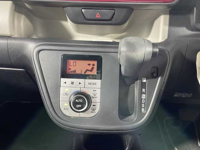 トヨタ パッソ モーダ　S 沖縄県 2016(平28)年 8万km ブラックマイカメタリック/ダークエメラルドマイカ 2トーン 禁煙車/県外仕入れ/純正7インチSDナビ【NSCP-W64】/　ワンセグ Bluetooth CD SD/スマートアシストII/　衝突回避支援ブレーキ/　誤発進抑制制御機能（前後）/　車線逸脱警報/　先行車発進お知らせ/ドライブレコーダー/アイドリングストップ/バックカメラ/オートLEDヘッドライト/ETC/プッシュスタート/スマートキー/純正フロアマット/ドアバイザー/取り扱い説明書/スペアキー1本
