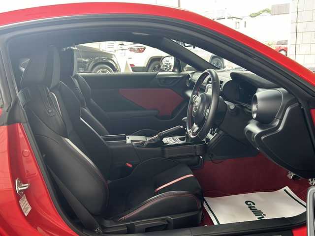 トヨタ ＧＲ８６ RZ 神奈川県 2021(令3)年 1.4万km 赤 6速MT/TOM‘Sパッケージカー/・フロントディフューザー/・サイドディフューザー/・リアアンダーディフューザー/・トランクリッドスポイラー/・フロントバンパーガーニッシュ/・フロントノーズ/・トムスバレル/・トムスマフラー/純正ディーラーナビ(CD/SD/AUX/BT/ワンセグTV)/バックカメラ/クルーズコントロール/ハーフレザーシート/D/N席シートヒーター/ETC/前方ドライブレコーダー/オートライト/純正フロアマット/スペアキー×1/保証書/取扱説明書