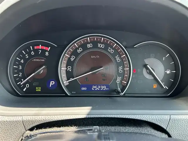 トヨタ エスクァイア Gi 愛知県 2018(平30)年 2.6万km ホワイトパールクリスタルシャイン モデリスタエアロ（F・S・R）/純正9インチSDナビ/フルセグTV/BT/HDMI/バックカメラ/純正フリップダウンモニター/ビルトインETC/純正15インチAW/トヨタセーフティセンス/クルーズコントロール/前後ドライブレコーダー/両側パワースライドドア /レザーシート/前席シートヒーター/純正フロアマット/取説、保証書/スペアキー