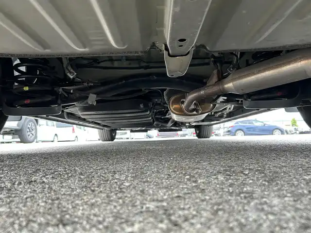 トヨタ エスクァイア ハイブリッド Gi 滋賀県 2018(平30)年 5.4万km スパークリングブラックパールクリスタルシャイン ガソリン（ハイブリッド）/2WD(FF)/CVT/オートハザードシステム/TMPS空気圧センサー/アルパイン12.8インチフリップダウンモニター/両側パワースライドドア/アルパイン11インチナビ/(AM/FM/CD/DVD/BT/USB/HDMI/SD/フルセグTV）/ビルトインETC/ドライブレコーダー/クリアランスソナー/プリクラッシュセーフティ/レーントレーシングアシスト/クルーズコントロール/電格ウインカーミラー/黒革シート/エアーシート/シートヒーター/革巻きステアリング/ステアリングスイッチ/オートライト/LEDヘッドライト/フロントフォグ/オートマチックハイビーム/フルオートエアコン/プッシュスタート/純正フロアマット/純正ドアバイザー