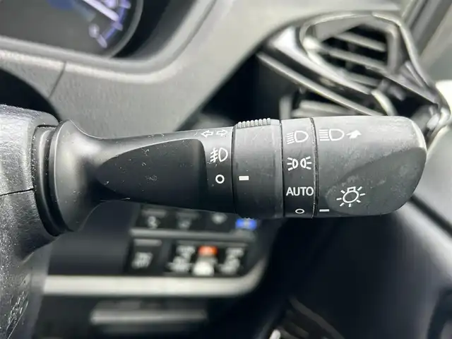 トヨタ エスクァイア ハイブリッド Gi 滋賀県 2018(平30)年 5.4万km スパークリングブラックパールクリスタルシャイン ガソリン（ハイブリッド）/2WD(FF)/CVT/オートハザードシステム/TMPS空気圧センサー/アルパイン12.8インチフリップダウンモニター/両側パワースライドドア/アルパイン11インチナビ/(AM/FM/CD/DVD/BT/USB/HDMI/SD/フルセグTV）/ビルトインETC/ドライブレコーダー/クリアランスソナー/プリクラッシュセーフティ/レーントレーシングアシスト/クルーズコントロール/電格ウインカーミラー/黒革シート/エアーシート/シートヒーター/革巻きステアリング/ステアリングスイッチ/オートライト/LEDヘッドライト/フロントフォグ/オートマチックハイビーム/フルオートエアコン/プッシュスタート/純正フロアマット/純正ドアバイザー