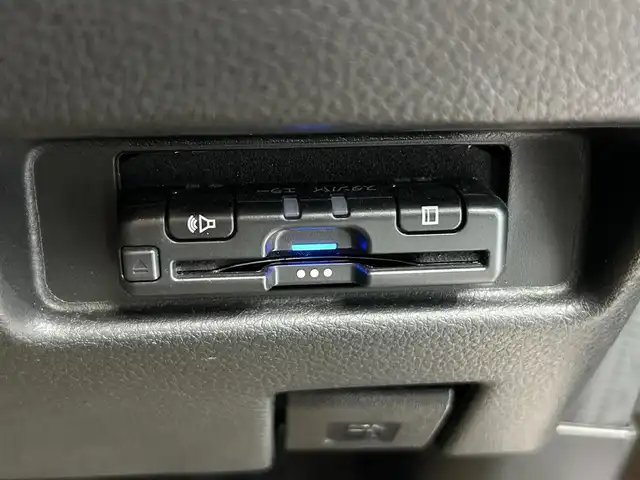 スズキ スペーシア ギア マイスタイル 鹿児島県 2023(令5)年 2.4万km ウッディブラウンメタリック/ホワイト 純正ナビ/フルセグＴＶ/全方位カメラ/衝突軽減ブレーキ/ＥＴＣ/クルーズコントロール/ドライブレコーダー/ベンチシート/シートヒーター/両側パワースライドドア/リアセンサー/オートマチックハイビーム