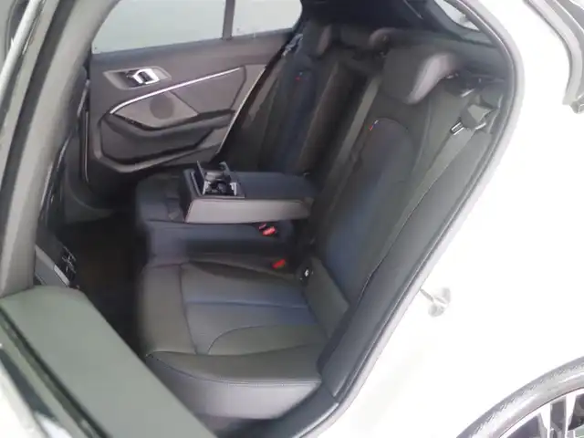 ＢＭＷ ＢＭＷ １１８ｄ Mスポーツ 兵庫県 2020(令2)年 3.6万km アルピンホワイトⅢ 純正ナビ/バックカメラ/アップルカープレイ/ドライブレコーダー/運転席電動シートアクティブクルーズコントロール/レーンキープアシスト/パワーバックドア/コンフォートアクセス/スマートオープナー/アンビエントライト/オートハイビーム/ETC/Bluetooth