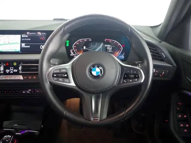 ＢＭＷ ＢＭＷ １１８ｄ Mスポーツ 兵庫県 2020(令2)年 3.6万km アルピンホワイトⅢ 純正ナビ/バックカメラ/アップルカープレイ/ドライブレコーダー/運転席電動シートアクティブクルーズコントロール/レーンキープアシスト/パワーバックドア/コンフォートアクセス/スマートオープナー/アンビエントライト/オートハイビーム/ETC/Bluetooth
