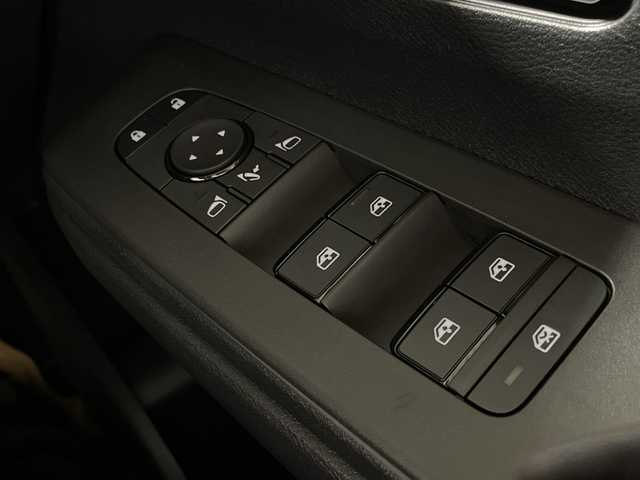 日産 セレナ e－パワー ハイウェイスター V 福岡県 2025(令7)年 0.1千km プリズムホワイト 登録済未使用車/純正ナビ　（BT/AMFM/フルセグ/AppleCarPlay）/全方位カメラ　/プロパイロット/ＢＳＭ　/デジタルインナーミラー　/前後コーナーセンサー　/ＥＴＣ　/両側パワースライド　/置き型充電　/ＨＤＭＩ　/横滑り防止装置　/レーンキープアシスト/衝突被害軽減システム