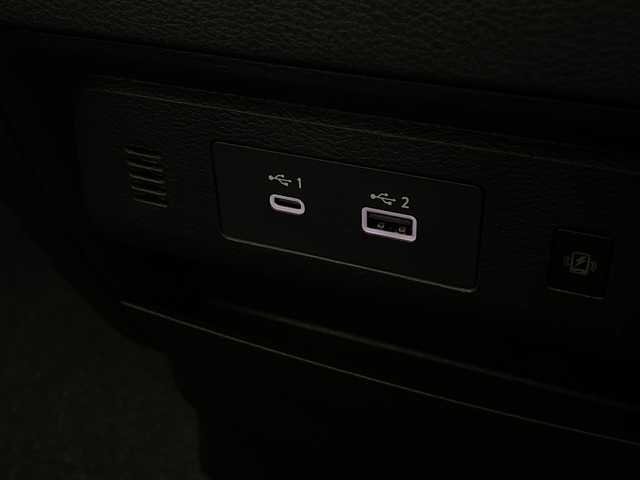 日産 セレナ e－パワー ハイウェイスター V 福岡県 2025(令7)年 0.1千km プリズムホワイト 登録済未使用車/純正ナビ　（BT/AMFM/フルセグ/AppleCarPlay）/全方位カメラ　/プロパイロット/ＢＳＭ　/デジタルインナーミラー　/前後コーナーセンサー　/ＥＴＣ　/両側パワースライド　/置き型充電　/ＨＤＭＩ　/横滑り防止装置　/レーンキープアシスト/衝突被害軽減システム