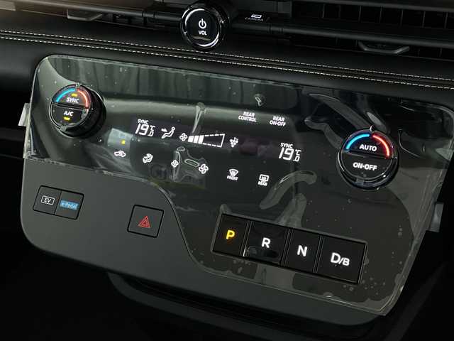 日産 セレナ e－パワー ハイウェイスター V 福岡県 2025(令7)年 0.1千km プリズムホワイト 登録済未使用車/純正ナビ　（BT/AMFM/フルセグ/AppleCarPlay）/全方位カメラ　/プロパイロット/ＢＳＭ　/デジタルインナーミラー　/前後コーナーセンサー　/ＥＴＣ　/両側パワースライド　/置き型充電　/ＨＤＭＩ　/横滑り防止装置　/レーンキープアシスト/衝突被害軽減システム