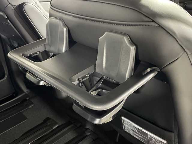 日産 セレナ e－パワー ハイウェイスター V 福岡県 2025(令7)年 0.1千km プリズムホワイト 登録済未使用車/純正ナビ　（BT/AMFM/フルセグ/AppleCarPlay）/全方位カメラ　/プロパイロット/ＢＳＭ　/デジタルインナーミラー　/前後コーナーセンサー　/ＥＴＣ　/両側パワースライド　/置き型充電　/ＨＤＭＩ　/横滑り防止装置　/レーンキープアシスト/衝突被害軽減システム