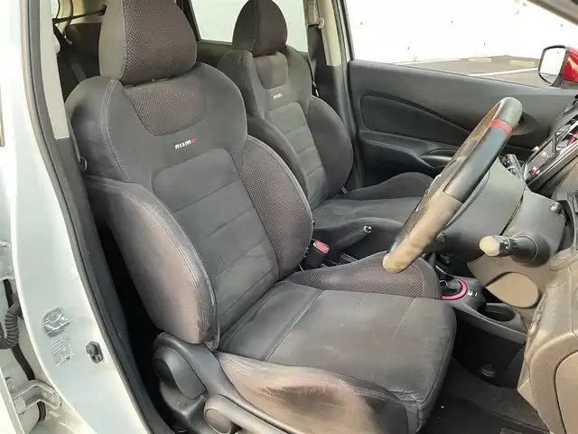 日産 ノート ニスモS 千葉県 2015(平27)年 10.6万km ブリリアントホワイトパール (株)IDOMが運営する【じしゃロン八千代店】の自社ローン対象車両になります。こちらは現金またはオートローンご利用時の価格です。自社ローンご希望の方は別途その旨お申付け下さい/ETC/エンジンスタートボタン/MT車/スマートキー