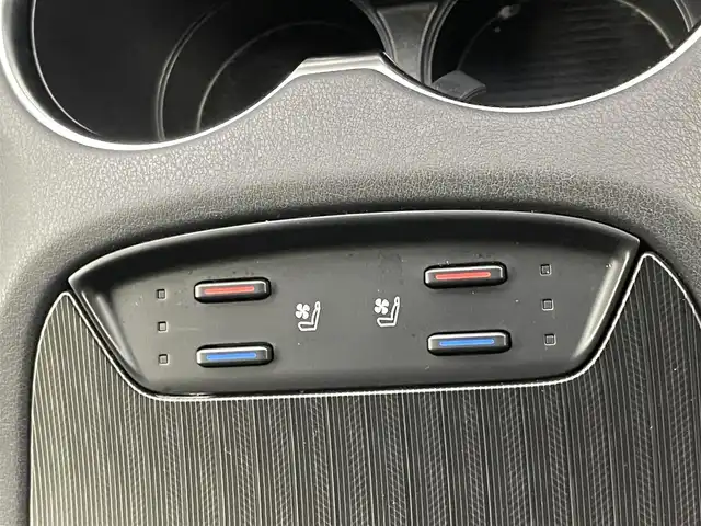 トヨタ ハリアー G レザーパッケージ 埼玉県 2020(令2)年 0.7万km ブラック 純正12.3インチナビ/バックカメラ/JBLサウンドシステム/デジタルインナーミラー/プリクラッシュセーフティ/レーンディパーチャーアラート/レーダークルーズコントロール/ブラインドスポットモニター/パワーバックドア /ステアリングヒーター/シートヒーター /ベンチレーション/ドライブレコーダー/LEDオートライト/ビルトインETC2.0