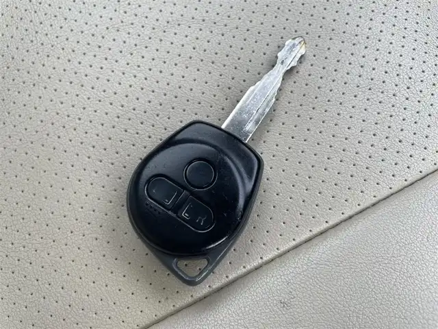 スズキ エブリィ ワゴン PZターボ スペシャル 埼玉県 2012(平24)年 7.3万km パールホワイト (株)IDOMが運営する【じしゃロン川越店】の自社ローン専用車両になります。こちらは現金またはオートローンご利用時の価格です。自社ローンご希望の方は別途その旨お申付け下さい/ＫＥＮＷＯＯＤナビ/ＴＶ/Ｂカメラ/両側パワースライドドア/オートサイドステップ/ローダウン/社外１５インチアルミホイール/革調シートカバー/電動格納ミラー/ＥＴＣ/リモコンキー/ドライブレコーダー