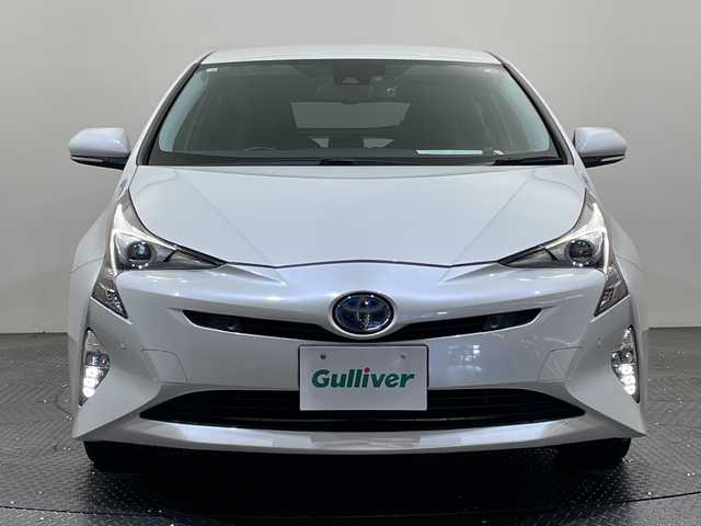 トヨタ プリウス A プレミアム　ツーリングセレ 愛媛県 2018(平30)年 6.1万km ホワイトパールクリスタルシャイン 9インチ純正メモリーナビ/フルセグテレビ/Bluetooth/DVD/バックカメラ/本革シート/シートヒーター/運転席パワーシート/LEDヘッドライト/ETC/ドライブレコーダー/衝突被害軽減ブレーキ/レーンキープアシスト/クルーズコントロール/スマートキー/AC100V電源