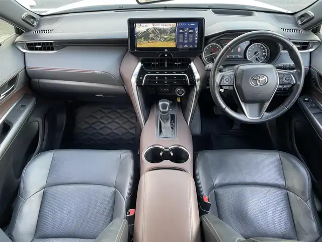 トヨタ ハリアー Z レザーパッケージ 三重県 2020(令2)年 4.9万km ホワイトパールクリスタルシャイン 登録時49017km/ワンオーナー/禁煙車/黒革シート/JBLサウンド/デジタルインナーミラー/純正ナビ/（AM/FM/TV/Bluetooth）/フルセグTV/アラウンドビューモニター/レーダークルーズコントロール/ビルトインETC2.0/ステアリングスイッチ/オートライト/オートハイビーム/シートメモリー/ベンチレーション/シートヒーター/パワーシート/ステアリングヒーター/パワーバックドア/プリクラッシュセーフティ/レーンキープアシスト/クリアランスソナー/BSM/先行車発進お知らせ機能/スペアキー/プッシュスタート/純正フロアマット/純正アルミ