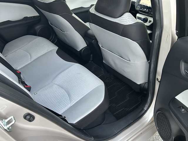 トヨタ プリウス A 愛知県 2016(平28)年 11.5万km スティールブロンドM 登録時走行距離114381km/ワンオーナー/純正9インチメモリナビ/（Bluetooth/フルセグTV/DVD/AM/FM)/バックカメラ/インテリジェントクリアランスソナー/サンルーフ/トヨタセーフティーセンス/プリクラッシュセーフティー/レーンディパーチャーアラート/ブラインドスポットモニター/インテリジェントパーキングアシスト/ヘッドアップディスプレイ/オートマッチハイビーム/純正ドアバイザー/純正フロアマット/ビルドインETC/テレビキャンセラー/スマートキー/（スペアキー×１）/保証書