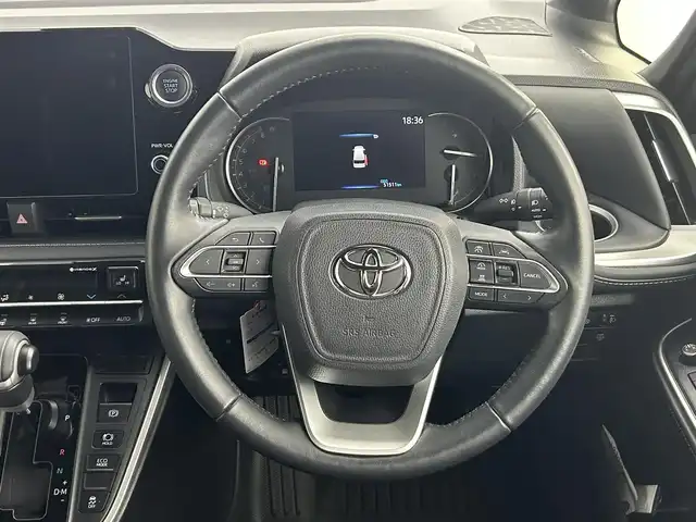 トヨタ ノア S－Z 道央・札幌 2023(令5)年 5.2万km ホワイトパールクリスタルシャイン ・４WD/・10.5インチHDディスプレイ通信型ナビ/　CD/DVD/BT/USB/Miracast/HDMI/フルセグTV/・TVキット（走行中視聴可）/・ステアリングスイッチ/・バックカメラ/・ナビ連動ビルトインETC2.0/・ルームミラー型ドライブレコーダー前後/・トヨタセーフティセンス/　LDA（低車速支援）/PCS/PDA/　PKSB/RSA/クリアランスソナー/　発進遅れ告知/後退速度抑制/・レーダークルーズコントロール/・横滑り防止装置/・ブレーキホールド/・ECO MODE/・ハンズフリーデュアルパワースライドドア/・パワーバックドア/・オートマチックハイビーム/・オートライト/・ヘッドランプレベライザー/・LEDヘッドライト＆フォグ/・ドアミラーウィンカー/・オートリトラクタブルミラー/・D+N席シートヒーター/・nanoe-X付AAC(WAC)/・純正ドアバイザー/・社外カーゴマット/・シートバックテーブル/・２列目サンシェード/・純正１６インチAW/・プッシュスタート/・スマートキー