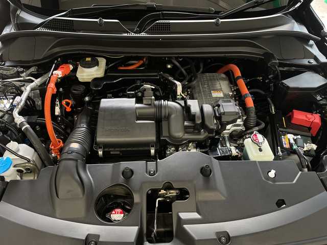 ホンダ ヴェゼル ハイブリッド e:HEV Z 新潟県 2025(令7)年 0.1千km クリスタルブラックパール ホンダセンシング/ワイヤレス充電器/シーケンシャルウィンカー/純正ナビ/　フルセグTV/Bluetooth/AppleCarPlay/AndroidAuto/バックカメラ/パワーバックドア/フットオープナー/レーダークルーズコントロール/LEDオートライト/ハーフレザーシート/シートヒーター/純正18インチアルミホイール/パドルシフト/ブラインドスポットモニター/ステアリングリモコン/ステアリングヒーター/ビルトインETC2.0