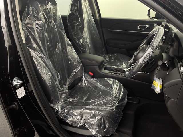 ホンダ ヴェゼル ハイブリッド e:HEV Z 新潟県 2025(令7)年 0.1千km クリスタルブラックパール ホンダセンシング/ワイヤレス充電器/シーケンシャルウィンカー/純正ナビ/　フルセグTV/Bluetooth/AppleCarPlay/AndroidAuto/バックカメラ/パワーバックドア/フットオープナー/レーダークルーズコントロール/LEDオートライト/ハーフレザーシート/シートヒーター/純正18インチアルミホイール/パドルシフト/ブラインドスポットモニター/ステアリングリモコン/ステアリングヒーター/ビルトインETC2.0