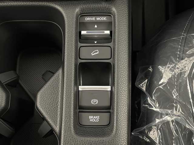 ホンダ ヴェゼル ハイブリッド e:HEV Z 新潟県 2025(令7)年 0.1千km クリスタルブラックパール ホンダセンシング/ワイヤレス充電器/シーケンシャルウィンカー/純正ナビ/　フルセグTV/Bluetooth/AppleCarPlay/AndroidAuto/バックカメラ/パワーバックドア/フットオープナー/レーダークルーズコントロール/LEDオートライト/ハーフレザーシート/シートヒーター/純正18インチアルミホイール/パドルシフト/ブラインドスポットモニター/ステアリングリモコン/ステアリングヒーター/ビルトインETC2.0