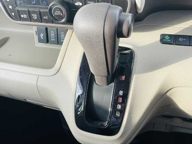 ホンダ Ｎ ＢＯＸ G L ホンダセンシング 熊本県 2018(平30)年 3.9万km ブリティッシュグリーンP 純正ナビ/・AM/FM/CD/SD/USB/iPod/BT/バックカメラ/ホンダセンシング/・オートハイビーム/・アダプティブクルーズコントロール/・路外逸脱抑制機能/・レーンキープアシスト/・標識認識機能/・先行車発進お知らせ機能/後方コーナーセンサー/ステアリングリモコン/オートライト/・LEDライト/電動格納ミラー/・ウィンカーミラー/ビルトインETC/ドアバイザー/純正フロアマット/スマートキー/・スペアキー