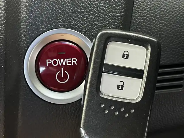 ホンダ フィット ハイブリット Lパッケージ 新潟県 2014(平26)年 8.6万km ブリリアントスポーティブルーメタリック2トーン 純正ナビTV/（CD/DVD/Bluetooth/フルセグTV/AM/FM/HDMI)/純正バックカメラ/社外ドライブレコーダー（VREC-DZ300）/純正LEDオートライト/純正フロアマット/クルーズコントロール/オートエアコン/ドアバイザー/ビルトインETC/スマートキー/プッシュエンジンスタート/スペアキー/純正フロアマット/LEDフォグランプ