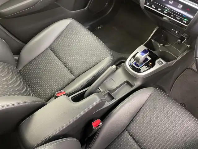 ホンダ フィット ハイブリット Lパッケージ 新潟県 2014(平26)年 8.6万km ブリリアントスポーティブルーメタリック2トーン 純正ナビTV/（CD/DVD/Bluetooth/フルセグTV/AM/FM/HDMI)/純正バックカメラ/社外ドライブレコーダー（VREC-DZ300）/純正LEDオートライト/純正フロアマット/クルーズコントロール/オートエアコン/ドアバイザー/ビルトインETC/スマートキー/プッシュエンジンスタート/スペアキー/純正フロアマット/LEDフォグランプ