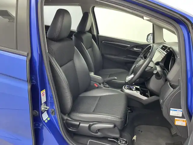 ホンダ フィット ハイブリット Lパッケージ 新潟県 2014(平26)年 8.6万km ブリリアントスポーティブルーメタリック2トーン 純正ナビTV/（CD/DVD/Bluetooth/フルセグTV/AM/FM/HDMI)/純正バックカメラ/社外ドライブレコーダー（VREC-DZ300）/純正LEDオートライト/純正フロアマット/クルーズコントロール/オートエアコン/ドアバイザー/ビルトインETC/スマートキー/プッシュエンジンスタート/スペアキー/純正フロアマット/LEDフォグランプ