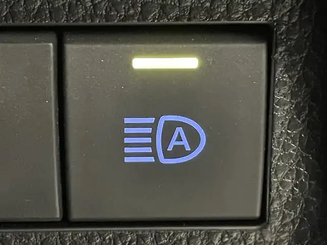 トヨタ ＲＡＶ４ アドベンチャー オフロードPKG 愛知県 2022(令4)年 4.1万km アティチュードブラックマイカ ＡＬＰＩＮＥ９インチナビ　/Bluetooth/ＣａｒＰｌａｙ/フルセグTV/SD/CD・DVD再生/FM/AM)/トヨタセーフティセンス　/　　-プリクラッシュセーフティ/　　-レーントレーニングアシスト/　　-レーダークルーズコントロール/　　-オートマチックハイビーム/　　-ロードサインアシスト/ドライブレコーダー　/ビルトインＥＴＣ　/ＬＥＤヘッドライト　/バックカメラ　/クリアランスソナー/ブラインドスポットモニター/パワーシート　/ルーフレール/純正フロアマット　/フォグランプ/プッシュスタート/　　-スマートキー