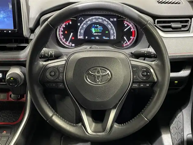 トヨタ ＲＡＶ４ アドベンチャー オフロードPKG 愛知県 2022(令4)年 4.1万km アティチュードブラックマイカ ＡＬＰＩＮＥ９インチナビ　/Bluetooth/ＣａｒＰｌａｙ/フルセグTV/SD/CD・DVD再生/FM/AM)/トヨタセーフティセンス　/　　-プリクラッシュセーフティ/　　-レーントレーニングアシスト/　　-レーダークルーズコントロール/　　-オートマチックハイビーム/　　-ロードサインアシスト/ドライブレコーダー　/ビルトインＥＴＣ　/ＬＥＤヘッドライト　/バックカメラ　/クリアランスソナー/ブラインドスポットモニター/パワーシート　/ルーフレール/純正フロアマット　/フォグランプ/プッシュスタート/　　-スマートキー