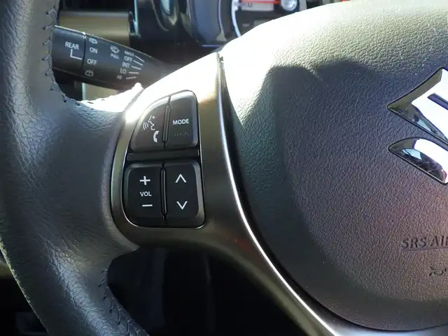 スズキ ハスラー Jスタイル Ⅲ 千葉県 2018(平30)年 2.4万km フェニックスレッドパール/スチールシルバー2トーン スズキセーフティサポート/アイドリングストップ/社外メモリーナビ/地デジTV/【DVD/CD再生機能　Bluetooth接続】/全方位モニター/ドライブレコーダー（前後撮影）/ハーフレザーシート/前席シートヒーター/革巻きステアリング/HIDヘッドライト/フォグライト/ウインカーミラー/純正15インチアルミホイル/スマートキー