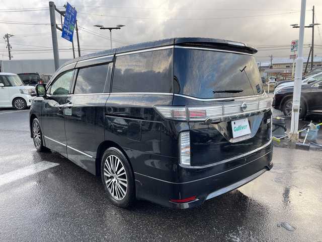 日産 エルグランド 250ハイウェイスター プレミアム 新潟県 2020(令2)年 5.5万km 黒 純正ナビ/(Bluetooth/AM/FM/CD/DVD)/フルセグTV/フリップダウンモニター/オットマン/黒革シート/両側パワースライドドア/レーダークルーズコントロール/アラウンドビューモニター/バックカメラ/フリップダウンモニター/純正18インチアルミホイール付サマータイヤ/シートヒーター(前席)/パワーシート(前席)/ETC/ステアリングスイッチ/プッシュスタート/カラーコード(GAT)