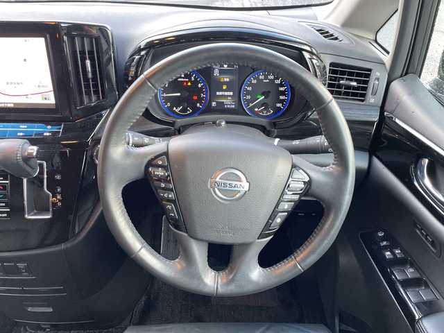 日産 エルグランド 250ハイウェイスター プレミアム 新潟県 2020(令2)年 5.5万km 黒 純正ナビ/(Bluetooth/AM/FM/CD/DVD)/フルセグTV/フリップダウンモニター/オットマン/黒革シート/両側パワースライドドア/レーダークルーズコントロール/アラウンドビューモニター/バックカメラ/フリップダウンモニター/純正18インチアルミホイール付サマータイヤ/シートヒーター(前席)/パワーシート(前席)/ETC/ステアリングスイッチ/プッシュスタート/カラーコード(GAT)