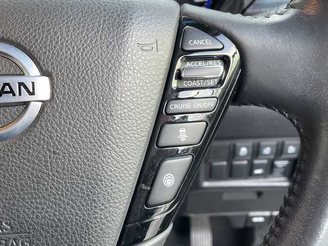 日産 エルグランド 250ハイウェイスター プレミアム 新潟県 2020(令2)年 5.5万km 黒 純正ナビ/(Bluetooth/AM/FM/CD/DVD)/フルセグTV/フリップダウンモニター/オットマン/黒革シート/両側パワースライドドア/レーダークルーズコントロール/アラウンドビューモニター/バックカメラ/フリップダウンモニター/純正18インチアルミホイール付サマータイヤ/シートヒーター(前席)/パワーシート(前席)/ETC/ステアリングスイッチ/プッシュスタート/カラーコード(GAT)