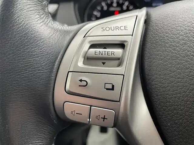 日産 エクストレイル ハイブリッド 20X エマージェンシーブレーキ 山形県 2016(平28)年 7.9万km ダイヤモンドブラック ４WD/衝突被害軽減システム/純正SDナビ/　　【CD　DVD　BT　フルセグ　USB　AUX】/アラウンドビューモニター/電動リアゲート/クルーズコントロール/LEDオートライト/シートヒーター/純正17インチアルミホイール/コーナーセンサー/アイドリングストップ/ステアリングスイッチ/電動格納ウィンカーミラー/フォグランプ/スマートキー×２/ETC