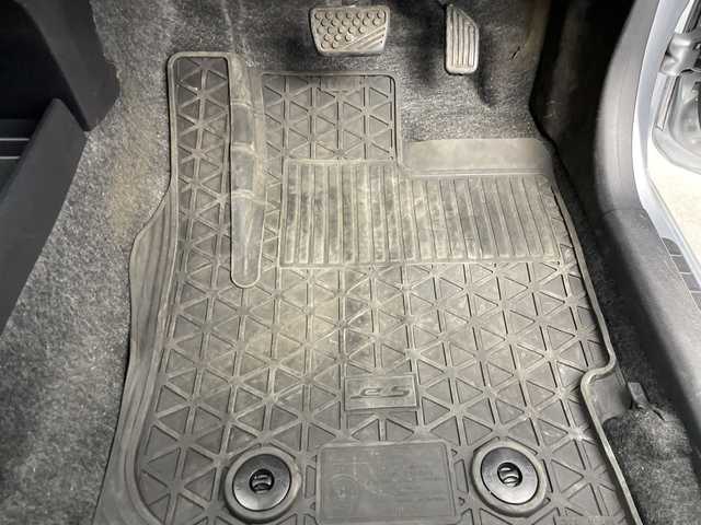 ダイハツ ミラ イース L SAⅢ 群馬県 2018(平30)年 2.1万km ブライトシルバーメタリック 衝突軽減システム　前後コーナーセンサー　横滑り防止装置　アイドリングストップ　ヘッドライトレベライザー　リモコンキー　マニュアルエアコン　パワーウィンドウ　オーディオレス車　純正フロアマット　