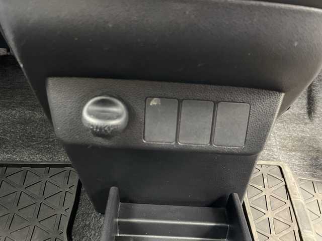 ダイハツ ミラ イース L SAⅢ 群馬県 2018(平30)年 2.1万km ブライトシルバーメタリック 衝突軽減システム　前後コーナーセンサー　横滑り防止装置　アイドリングストップ　ヘッドライトレベライザー　リモコンキー　マニュアルエアコン　パワーウィンドウ　オーディオレス車　純正フロアマット　