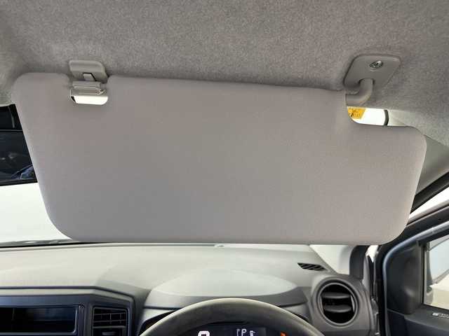 ダイハツ ミラ イース L SAⅢ 群馬県 2018(平30)年 2.1万km ブライトシルバーメタリック 衝突軽減システム　前後コーナーセンサー　横滑り防止装置　アイドリングストップ　ヘッドライトレベライザー　リモコンキー　マニュアルエアコン　パワーウィンドウ　オーディオレス車　純正フロアマット　